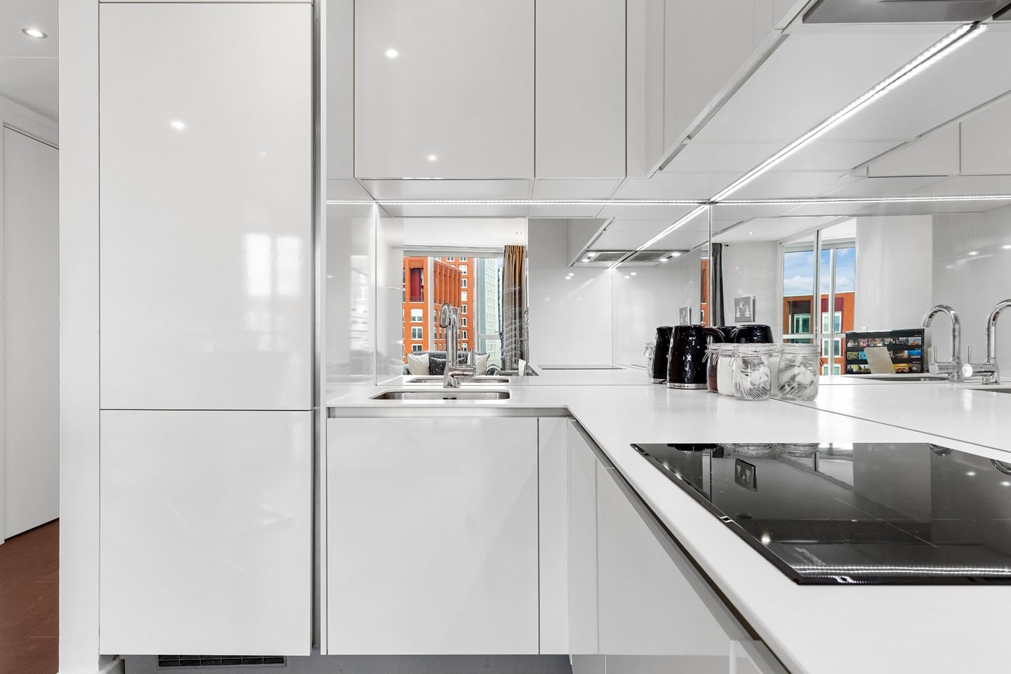 Additional image 4 of 2 Bed Flat, Wandsworth Road, SW8, N1 7GU