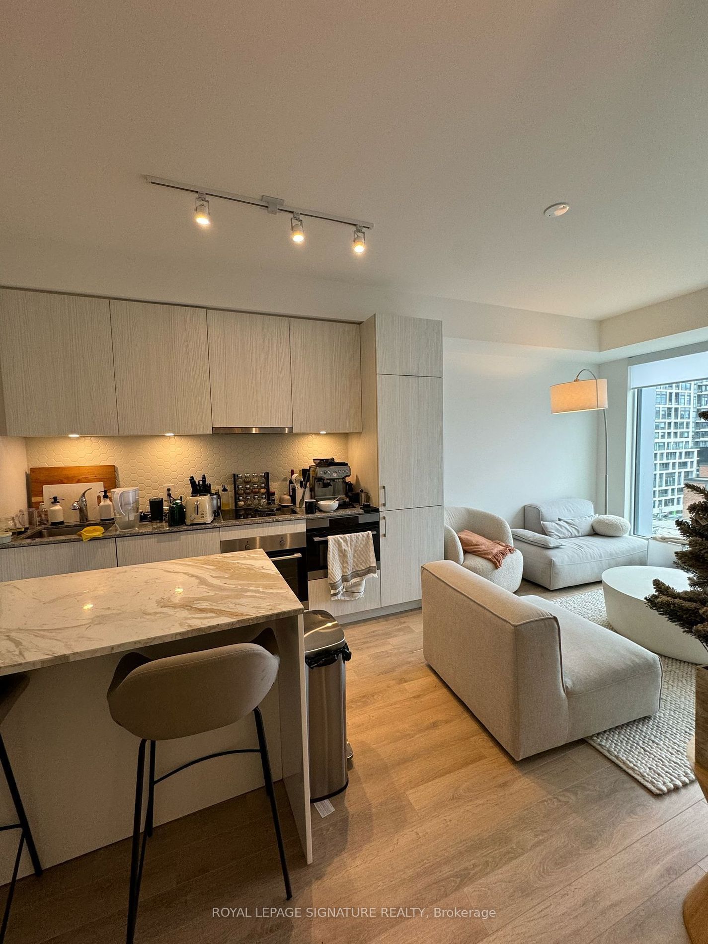 Additional image 4 of 820-158 Front Street E, Toronto, ON, M5A 0K9