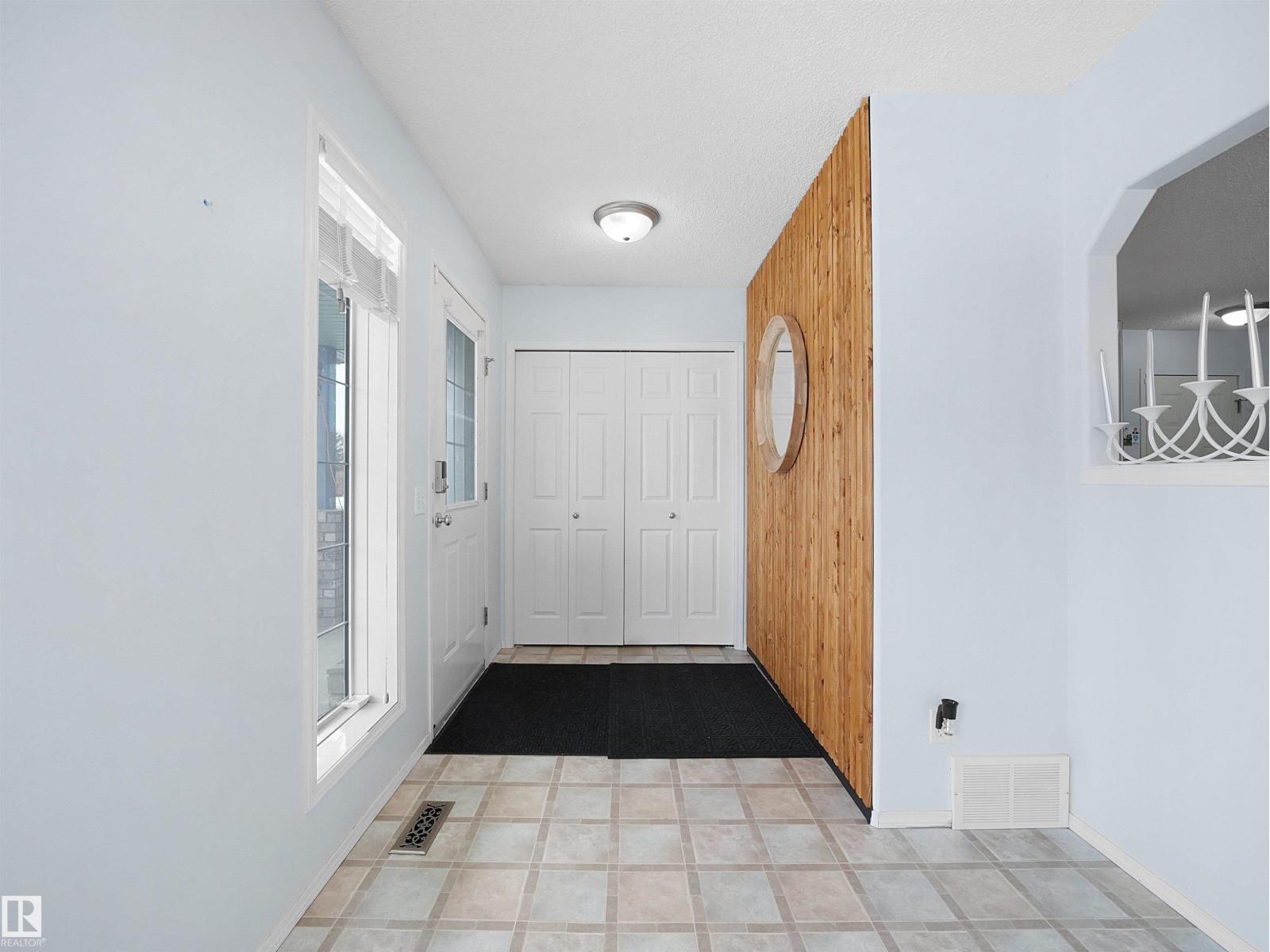 Additional image 2 of 13040 34 Street NW, Edmonton, AB, T5A5G7