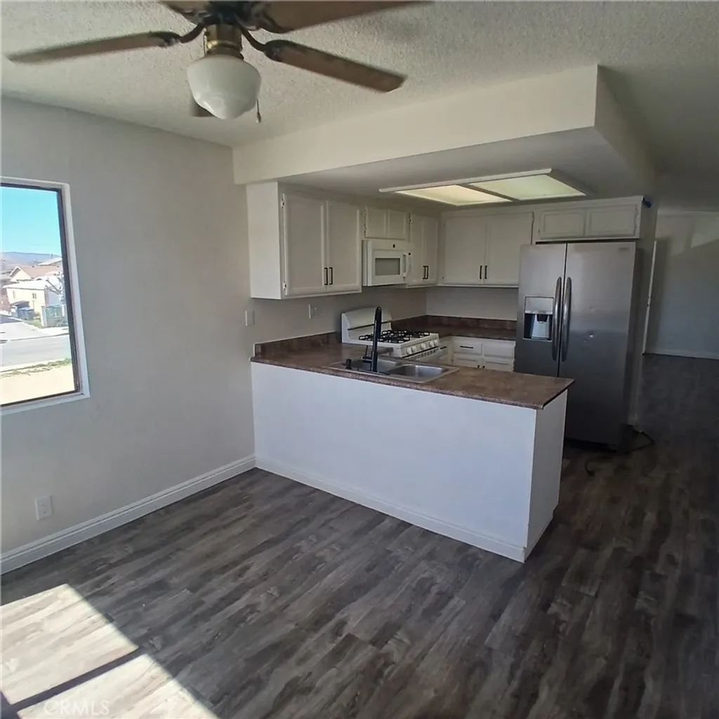 Additional image 9 of 509 E Avenue Q-2 Unit B, Palmdale, CA 93550