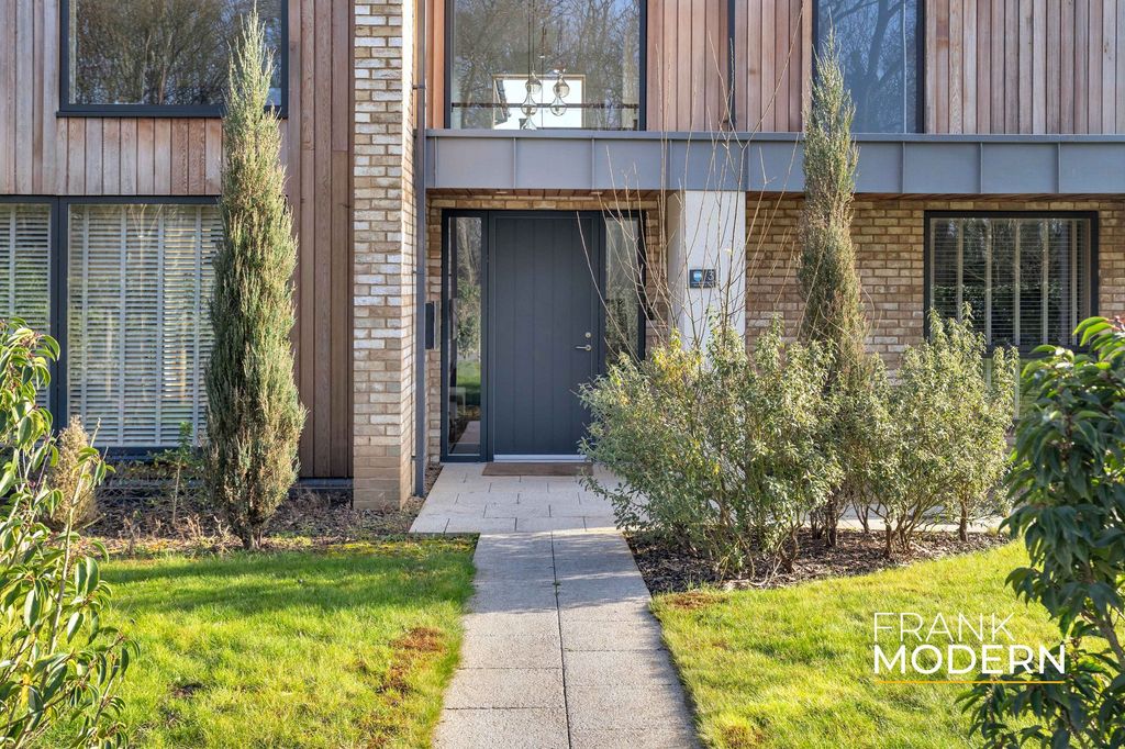 Additional image 5 of 5 bed detached house for saleBoundary Lane, Hampton Water PE7