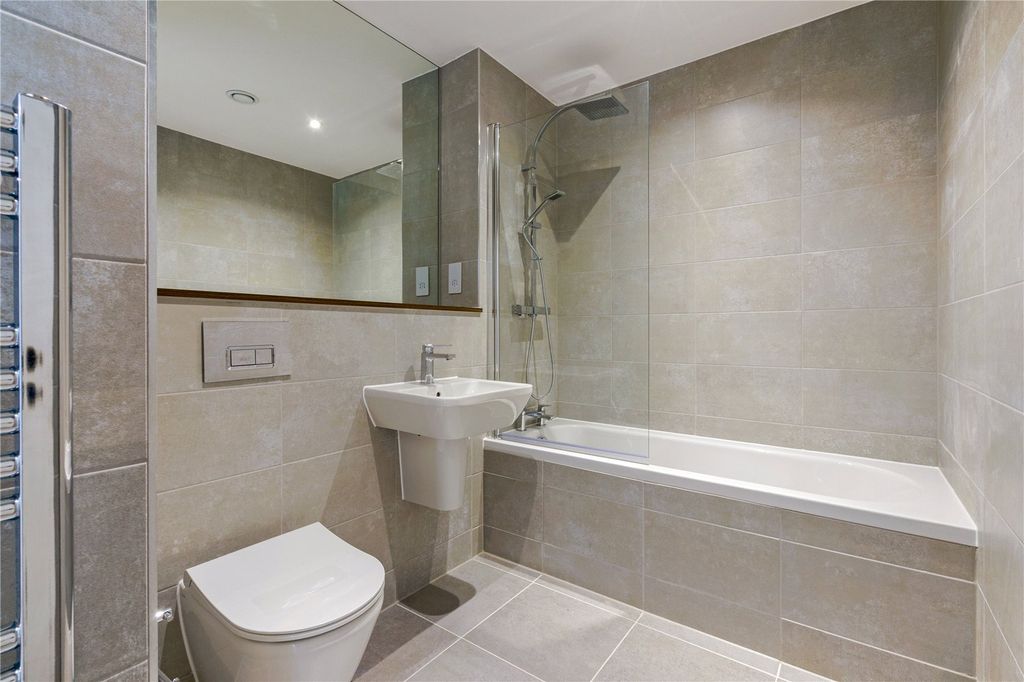 Additional image 20 of 3 bed flat for saleThe Penthouse, Springwell Gardens, Whitehall Road, Leeds LS12