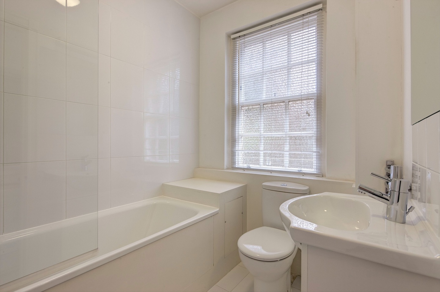 Additional image 3 of Studio Flat, Pelham Court, SW3, N1 7GU