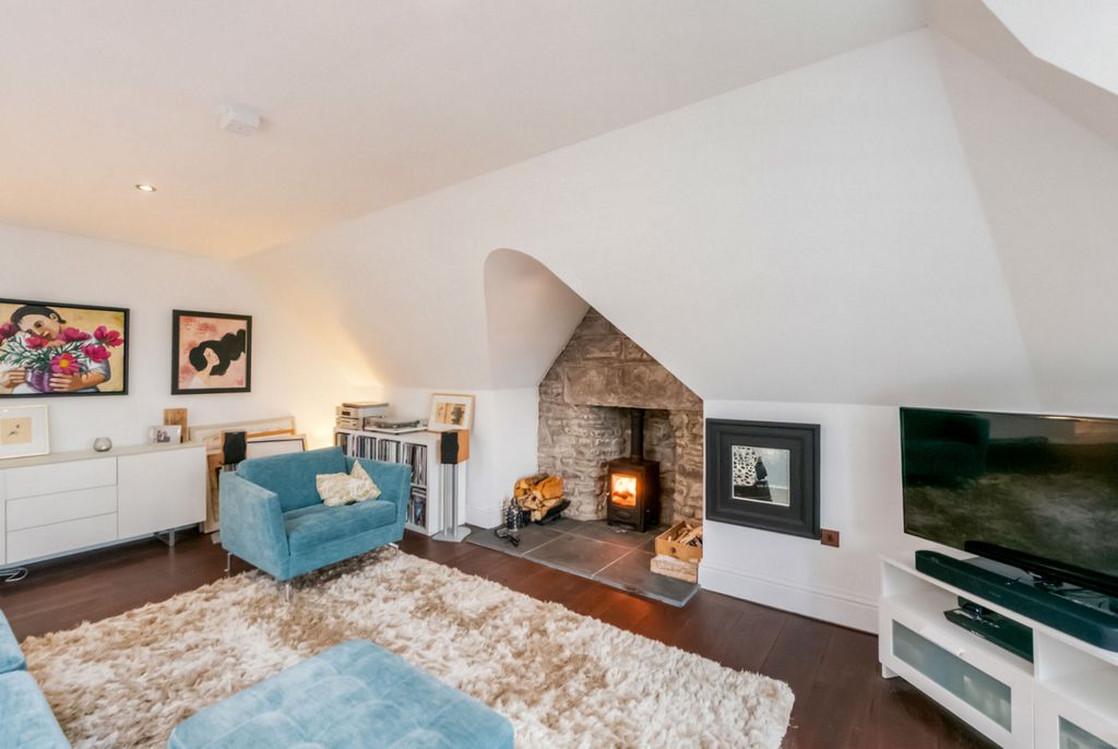 2 bed flat for saleEwanfield, Crieff PH7 photo 4