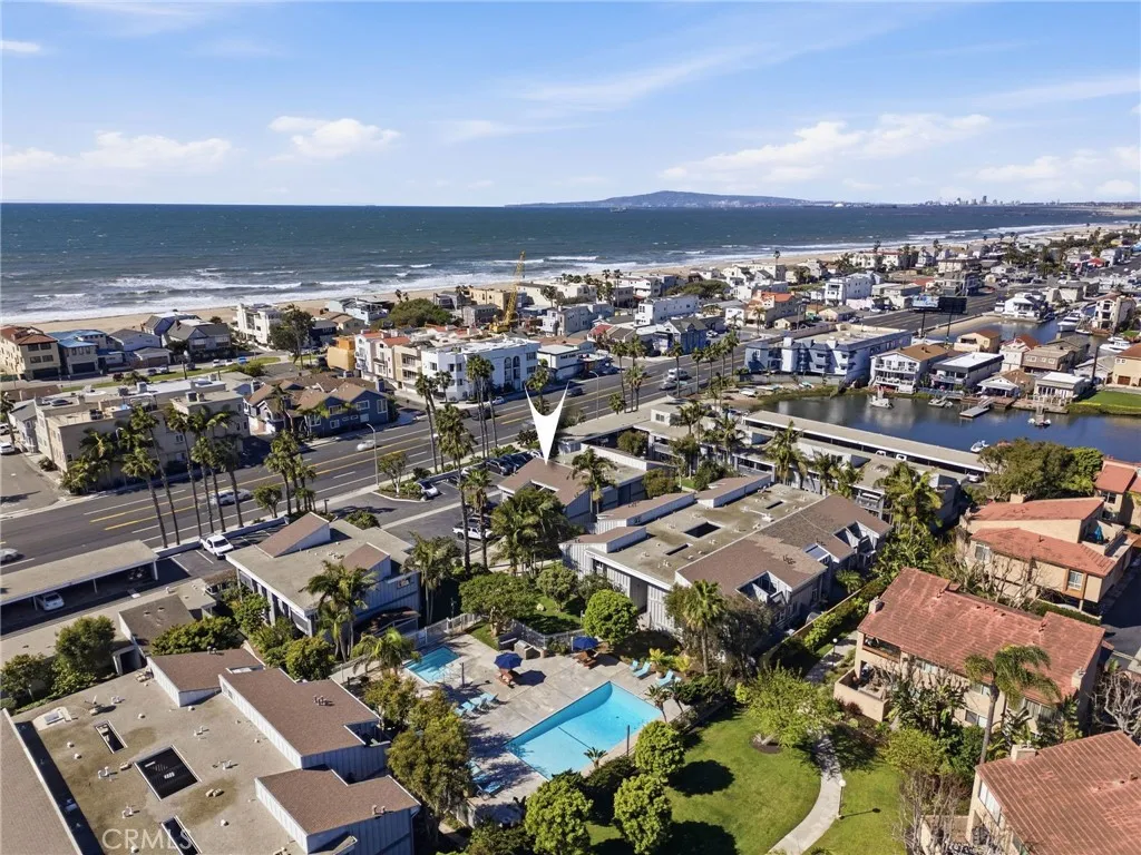 16852 Pacific Coast Highway Unit 104, Huntington Beach, CA 92649