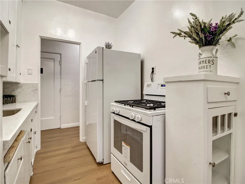 Additional image 14 of 9949 Young Drive Unit 204, Beverly Hills, CA 90212