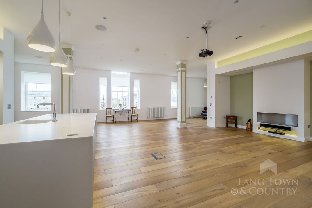 Additional image 4 of 3 bed flat for saleCraigie Drive, Stonehouse, Plymouth PL1