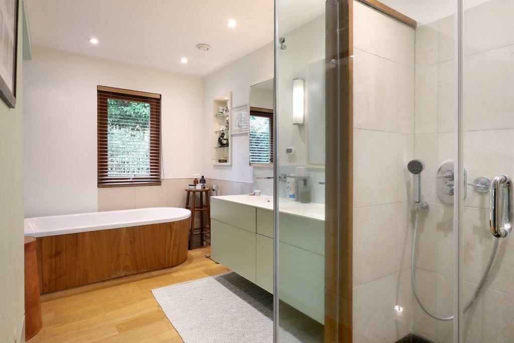 Additional image 18 of 5 bed detached house for saleWargrave Road, Henley-On-Thames RG9
