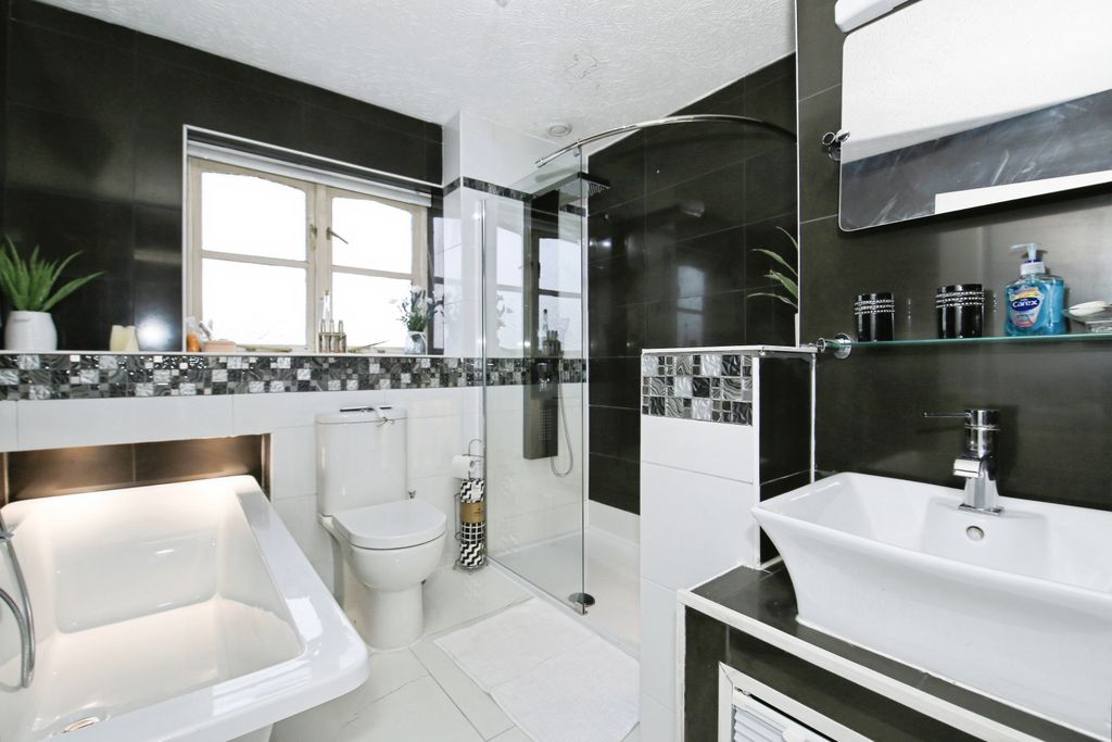 Additional image 10 of 7 bed detached house for saleSouth Street, Peterborough PE2