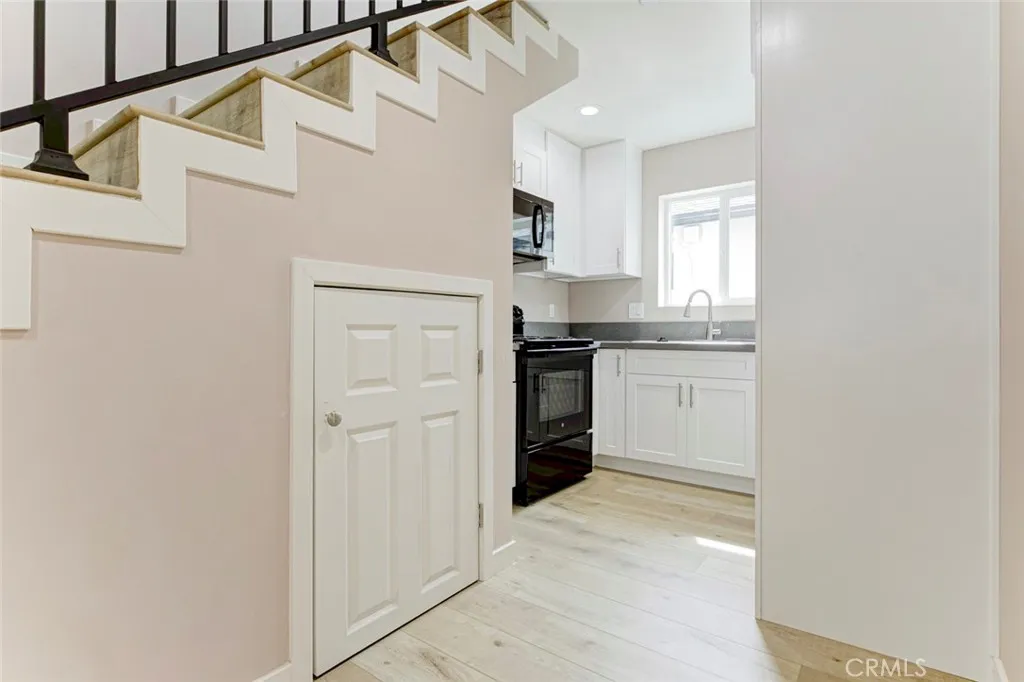 Additional image 34 of 7300 N Firmament Avenue, Van Nuys, CA 91406