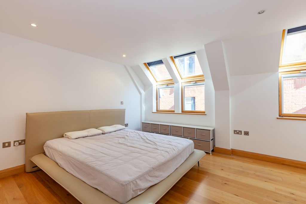 Additional image 10 of 3 bed penthouse for saleThe Lion Brewery, St Thomas' Street, Oxford OX1