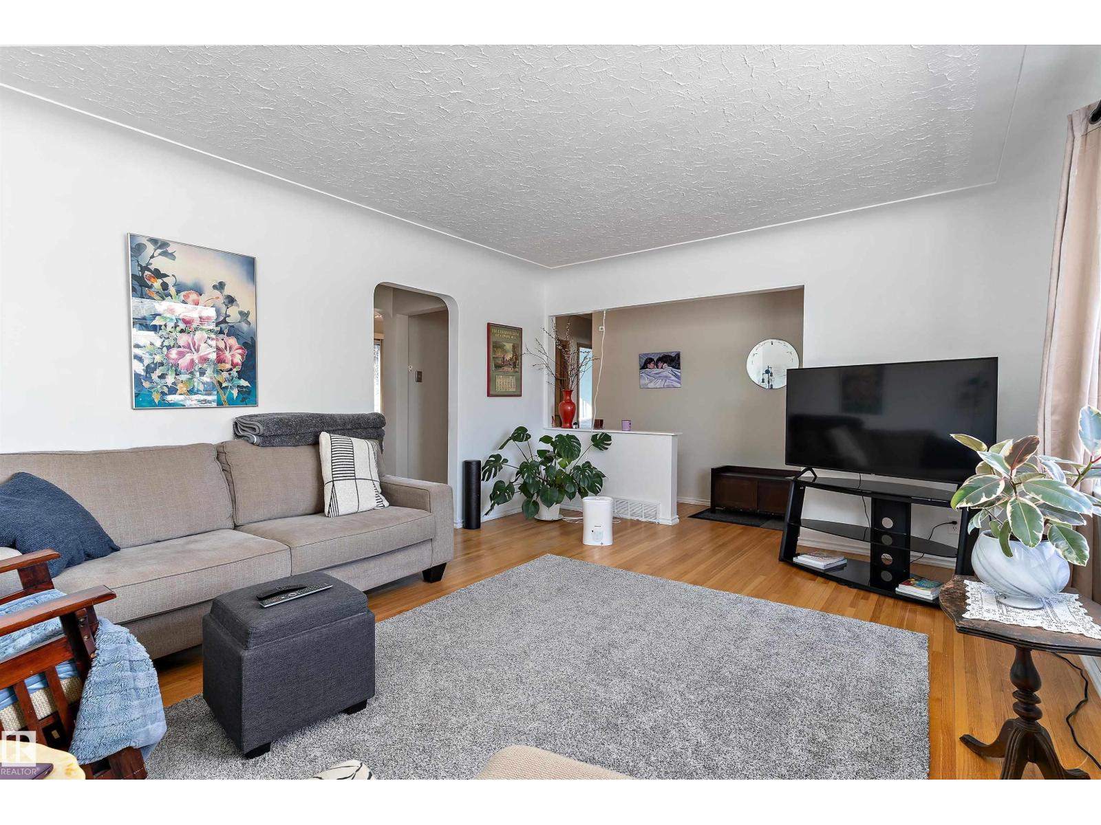 Additional image 6 of 9431 65 Avenue NW, Edmonton, AB, T6E0K1