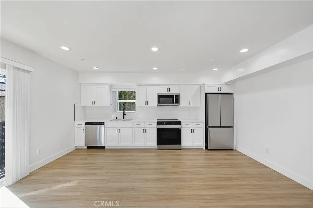 Additional image 9 of 14422 Tiara Unit 1/2, Van Nuys, CA 91401