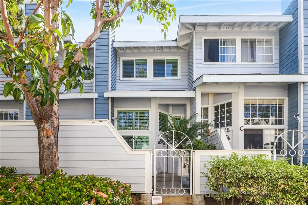 Additional image 2 of 19135 Beachcrest Ln, Huntington Beach, CA 92646