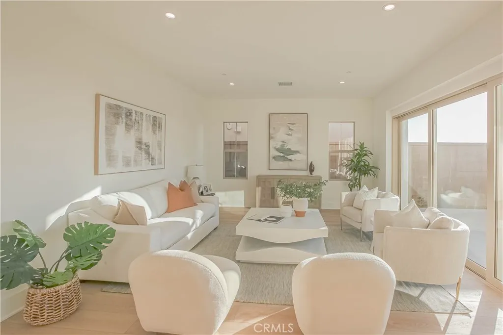 Additional image 37 of 137 Oakstone, Irvine, CA 92618