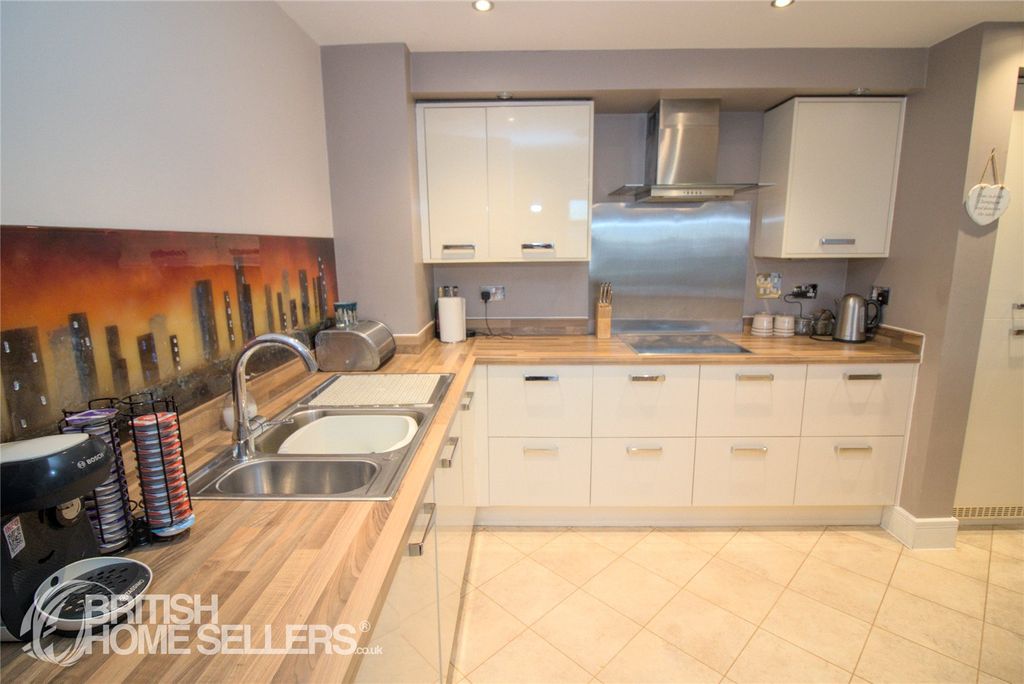 Additional image 6 of 2 bed flat for saleVictory Boulevard, Lytham St. Annes, Lancashire FY8