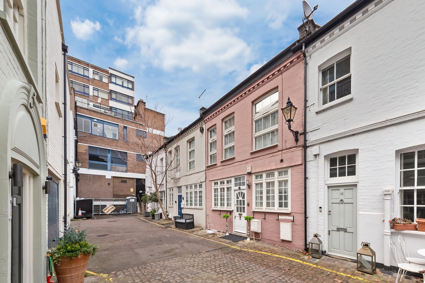 Additional image 13 of 2 Bed Flat, Ovington Mews, SW3, N1 7GU