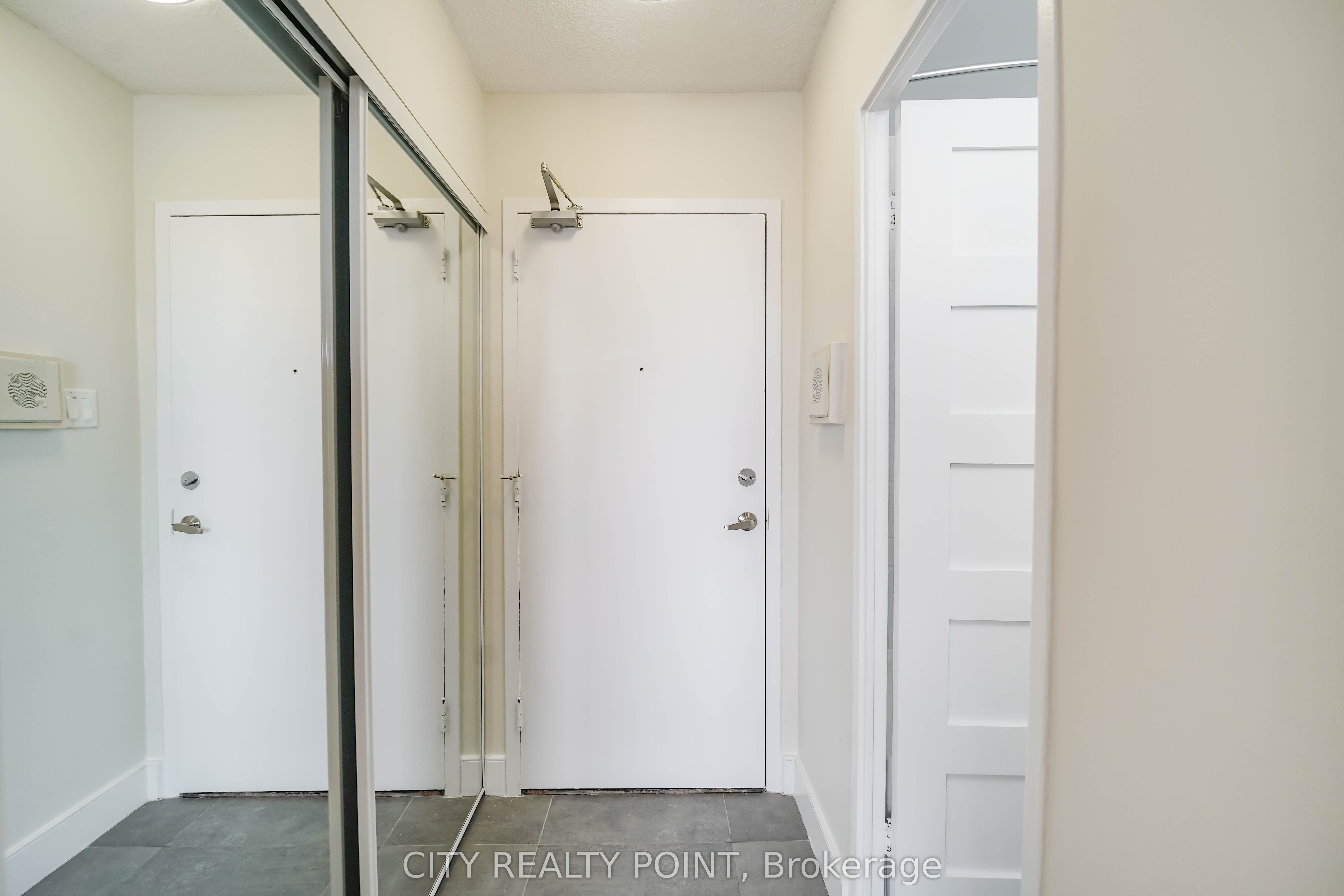 Additional image 2 of 1101-666 Spadina Avenue, Toronto, ON, M5S 2H8