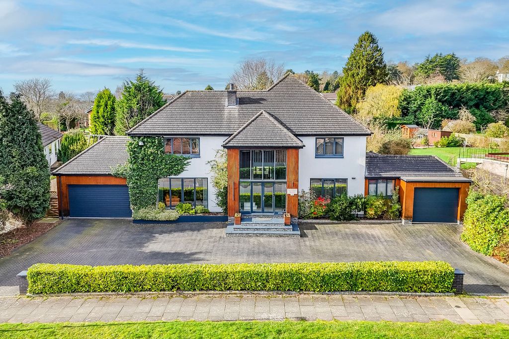 5 bed detached house for saleVictoria House, Claremont Avenue, Bramcote NG9