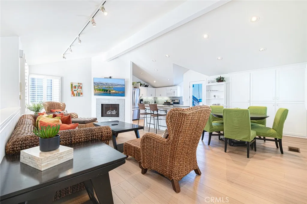 Additional image 3 of 1720 W Oceanfront Unit B, Newport Beach, CA 92663