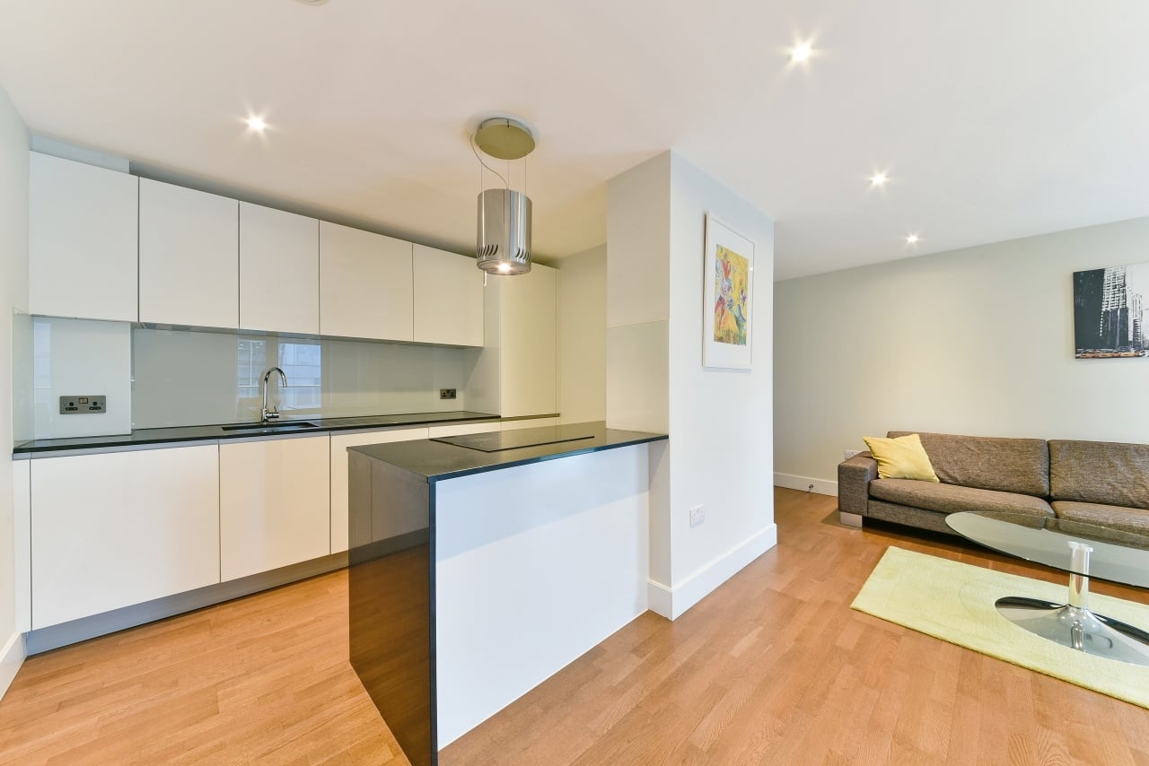 Additional image 3 of 2 Bed Flat, Whitechapel High St, E1, N1 7GU