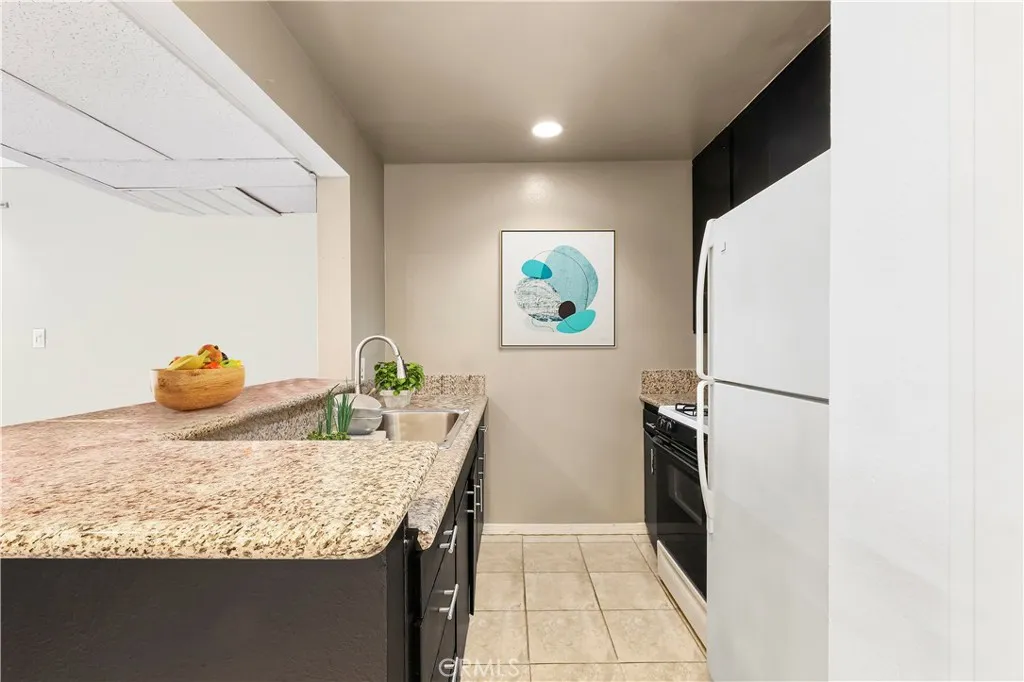 Additional image 10 of 18645 Hatteras, Tarzana, CA 91356