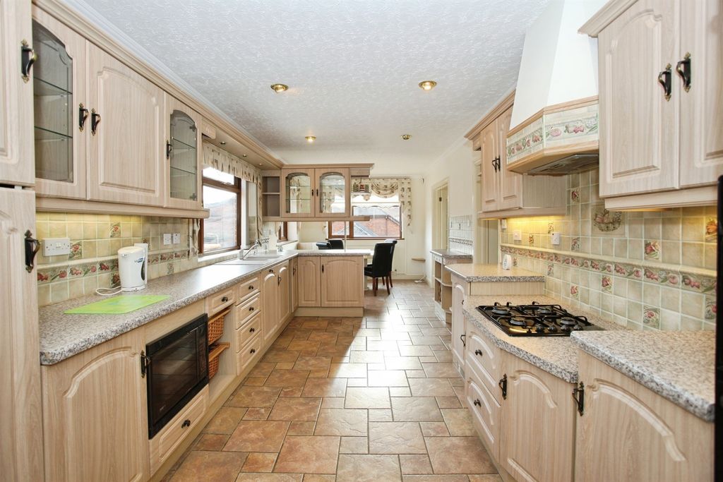 Additional image 6 of 4 bed detached house for saleBronheulwen, Porth CF39