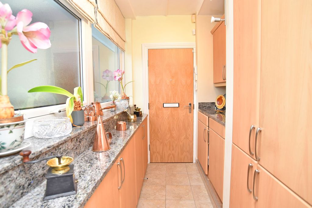 Additional image 18 of 3 bed flat for saleBeech Grove, Harrogate HG2