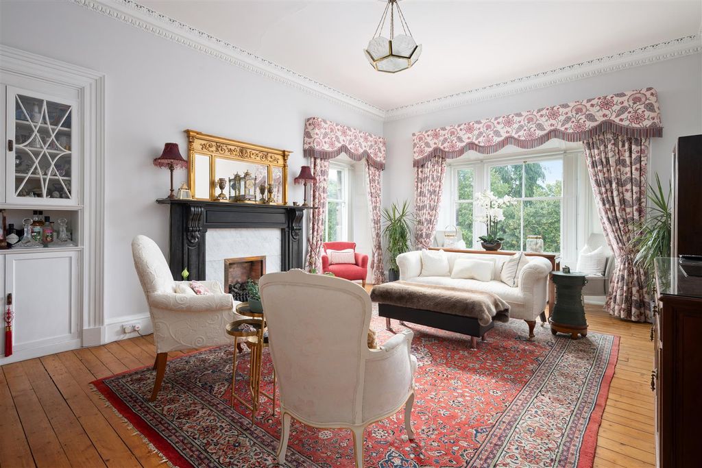 4 bed flat for saleKing James Place, Perth PH2 photo 3