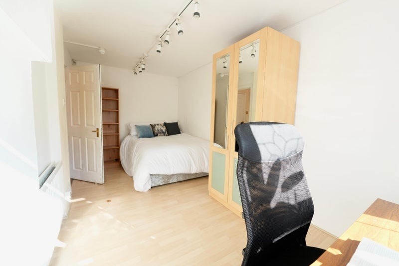 Additional image 5 of Room in a Shared House, Lynton Rd, SE1, N1 7GU