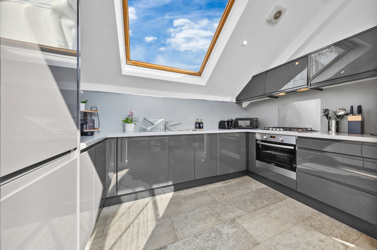 Additional image 20 of Studio Flat, United, EC1V, N1 7GU