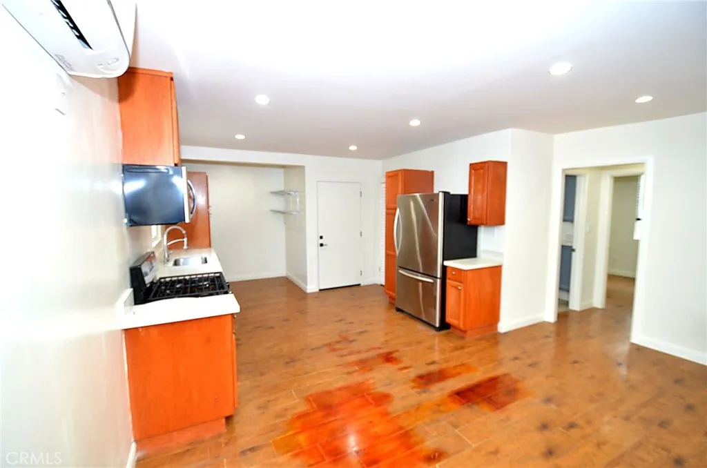 Additional image 6 of 13972 Louvre St, Pacoima, CA 91331