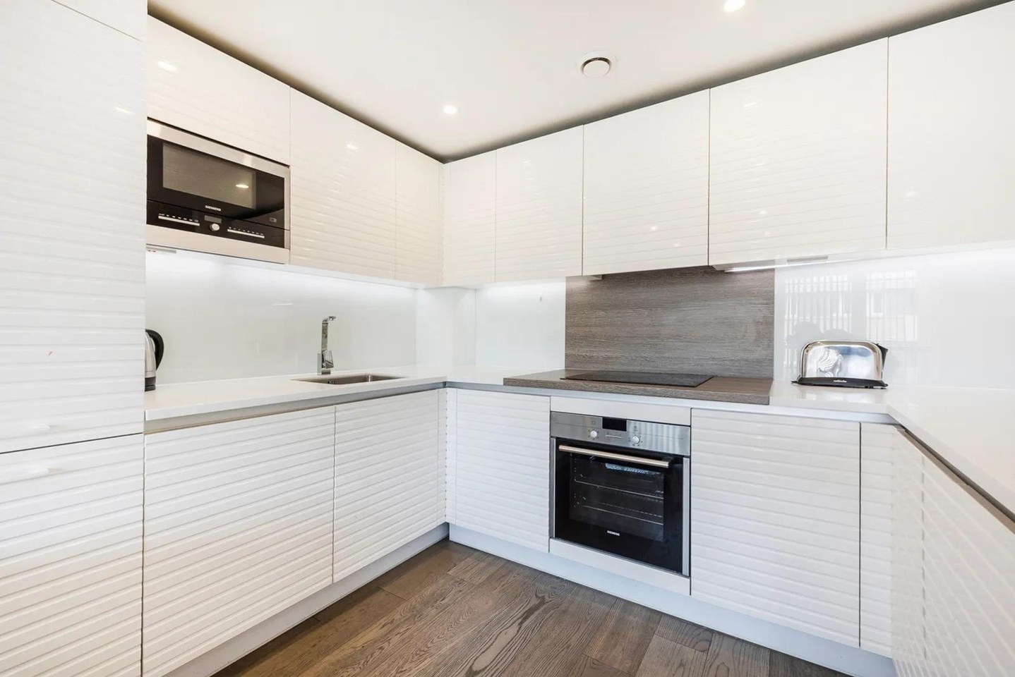 Additional image 7 of 2 Bed Flat, Central St, EC1V, N1 7GU