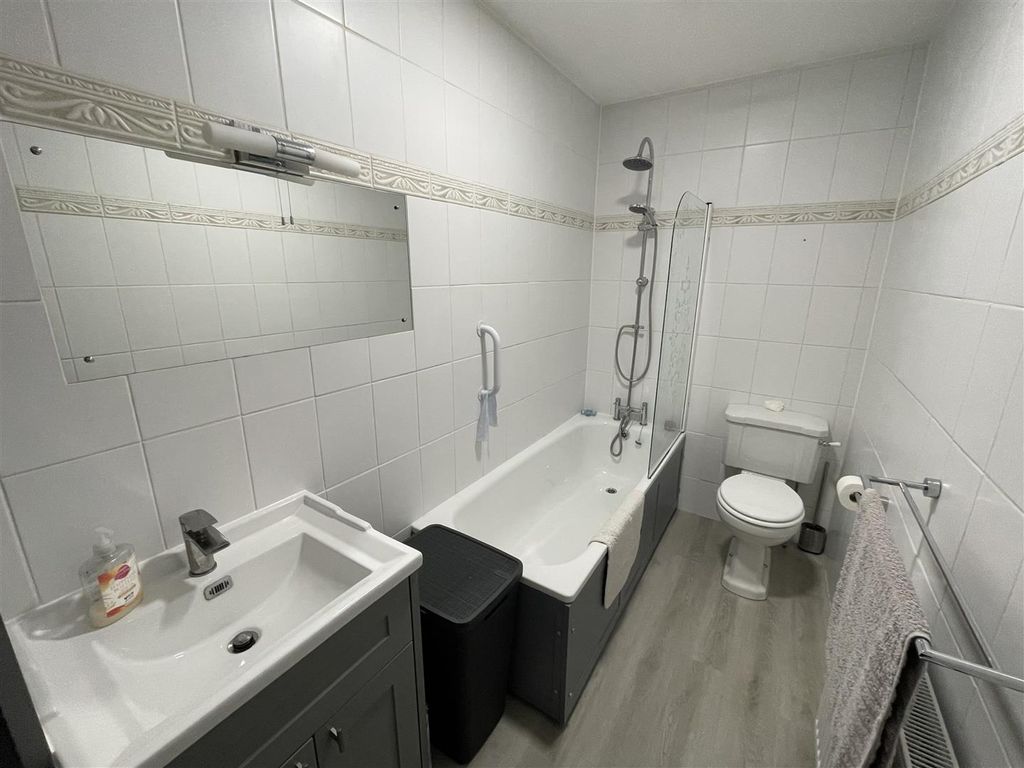 Additional image 11 of 2 bed flat for saleFlat 2, The Hall, 10 Meadows Close, Portishead BS20