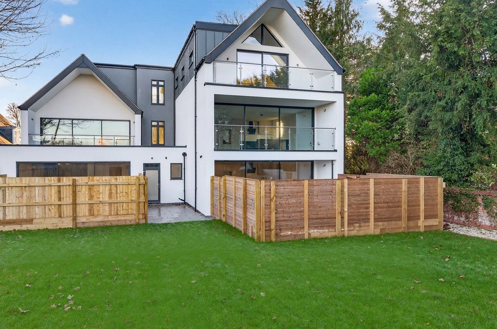 Additional image 2 of 2 bed flat for saleBenson Road, Stratford Upon Avon, Warwickshire CV37