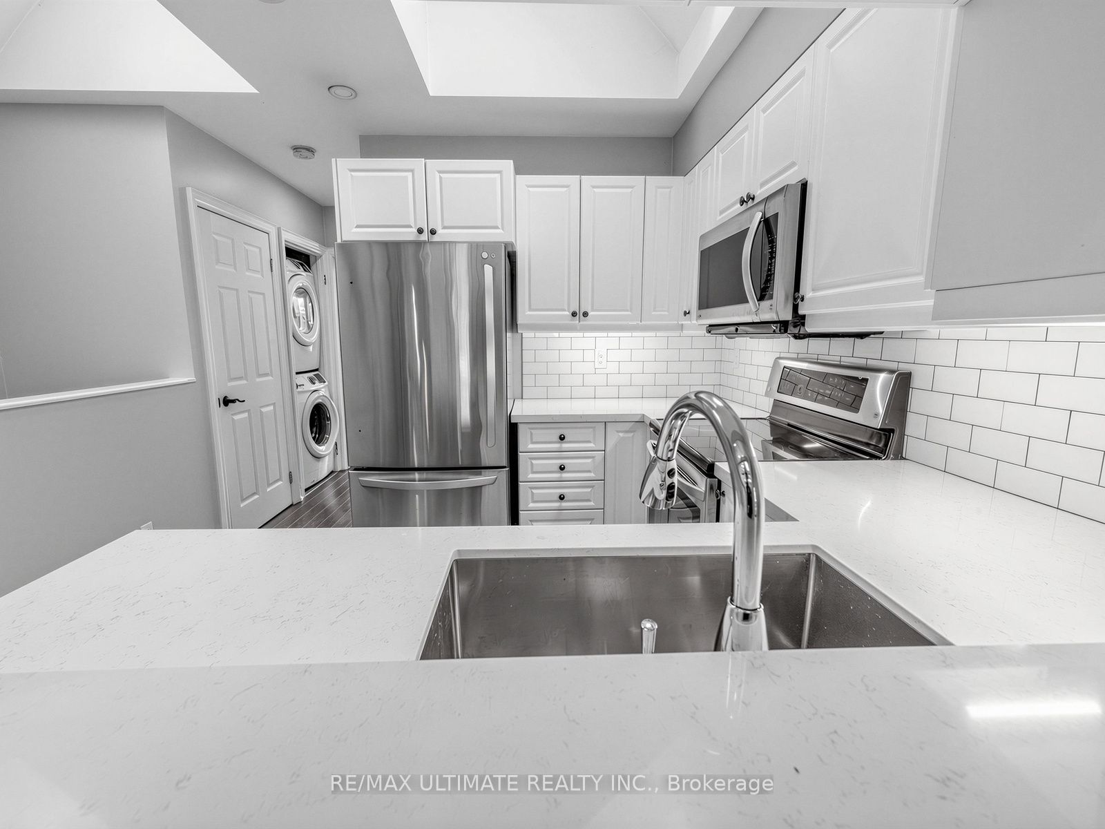 Additional image 4 of 2 Upper Leve-213 Langley Avenue, Toronto, ON, M4K 1C1