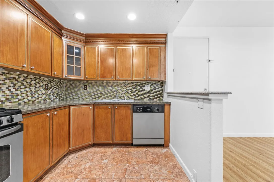 Additional image 54 of 16940 Chatsworth Unit 208, Granada Hills, CA 91344