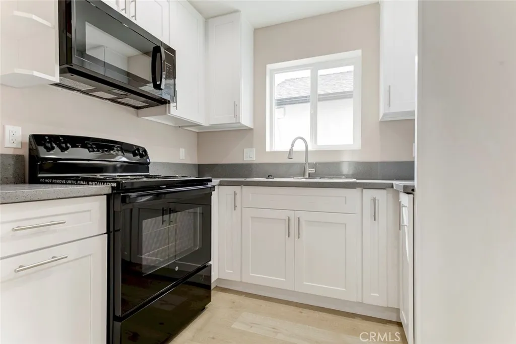 Additional image 35 of 7300 N Firmament Avenue, Van Nuys, CA 91406