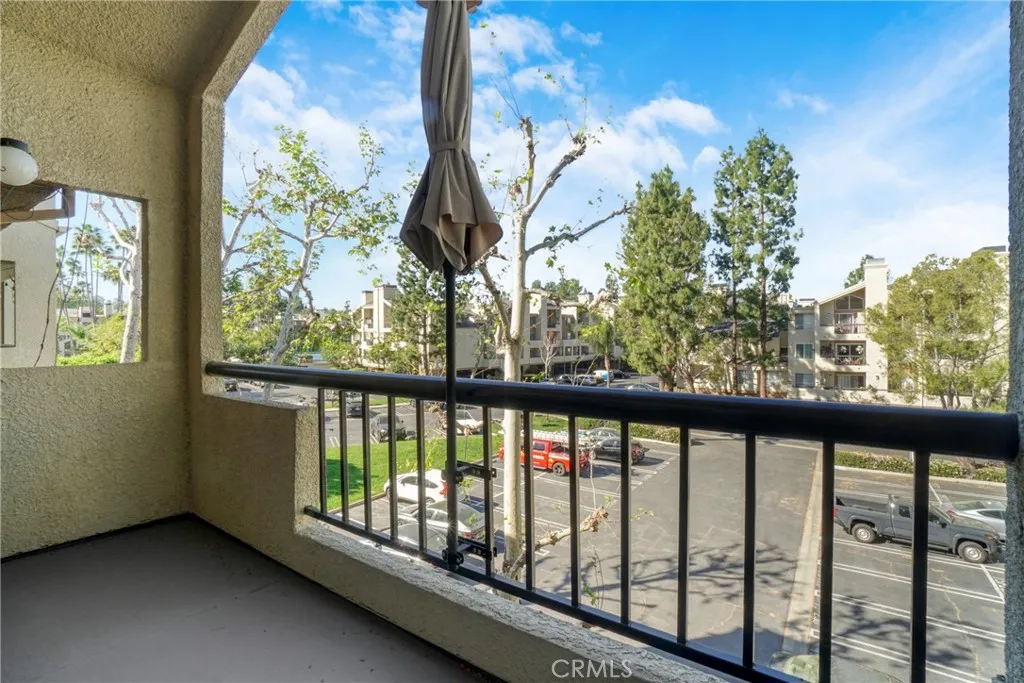 Additional image 19 of 21500 Burbank Blvd Unit 310, Woodland Hills, CA 91367