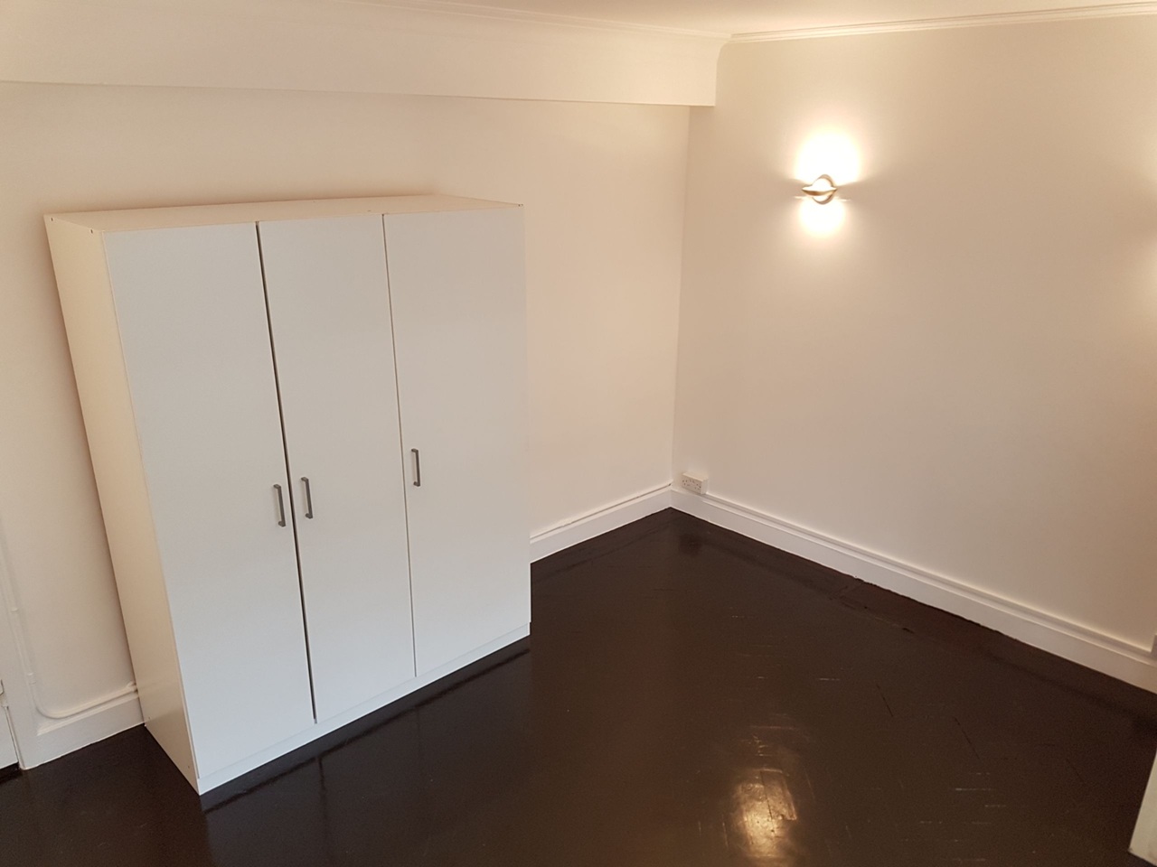 Additional image 11 of 2 Bed Flat, Gower Mews Mansions, WC1E, N1 7GU