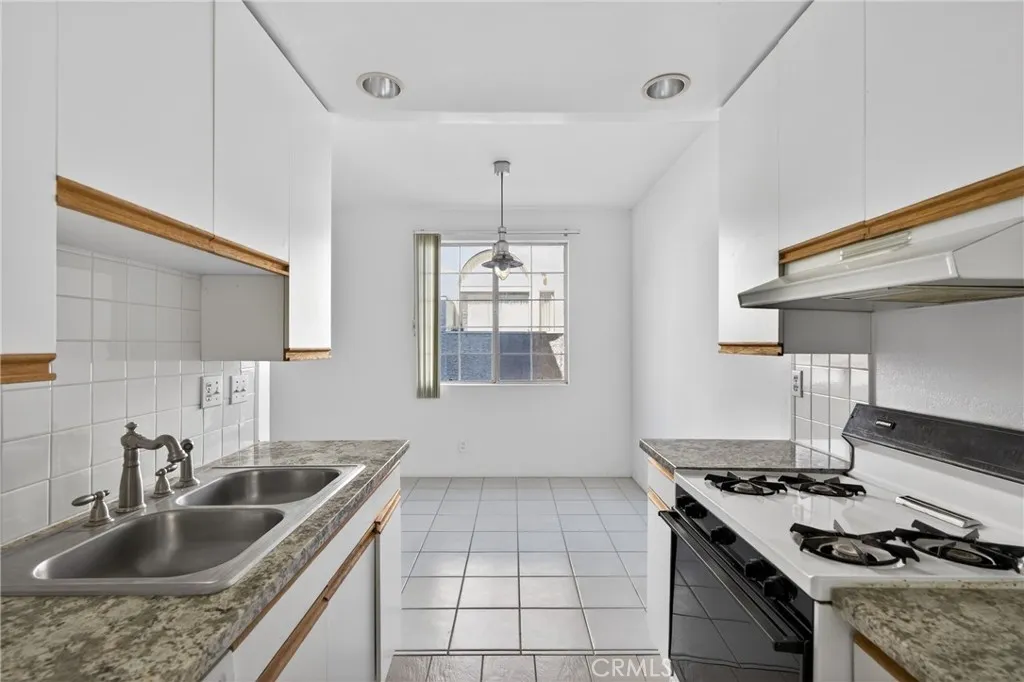 Additional image 51 of 4441 Woodman Avenue Unit 111, Sherman Oaks, CA 91423