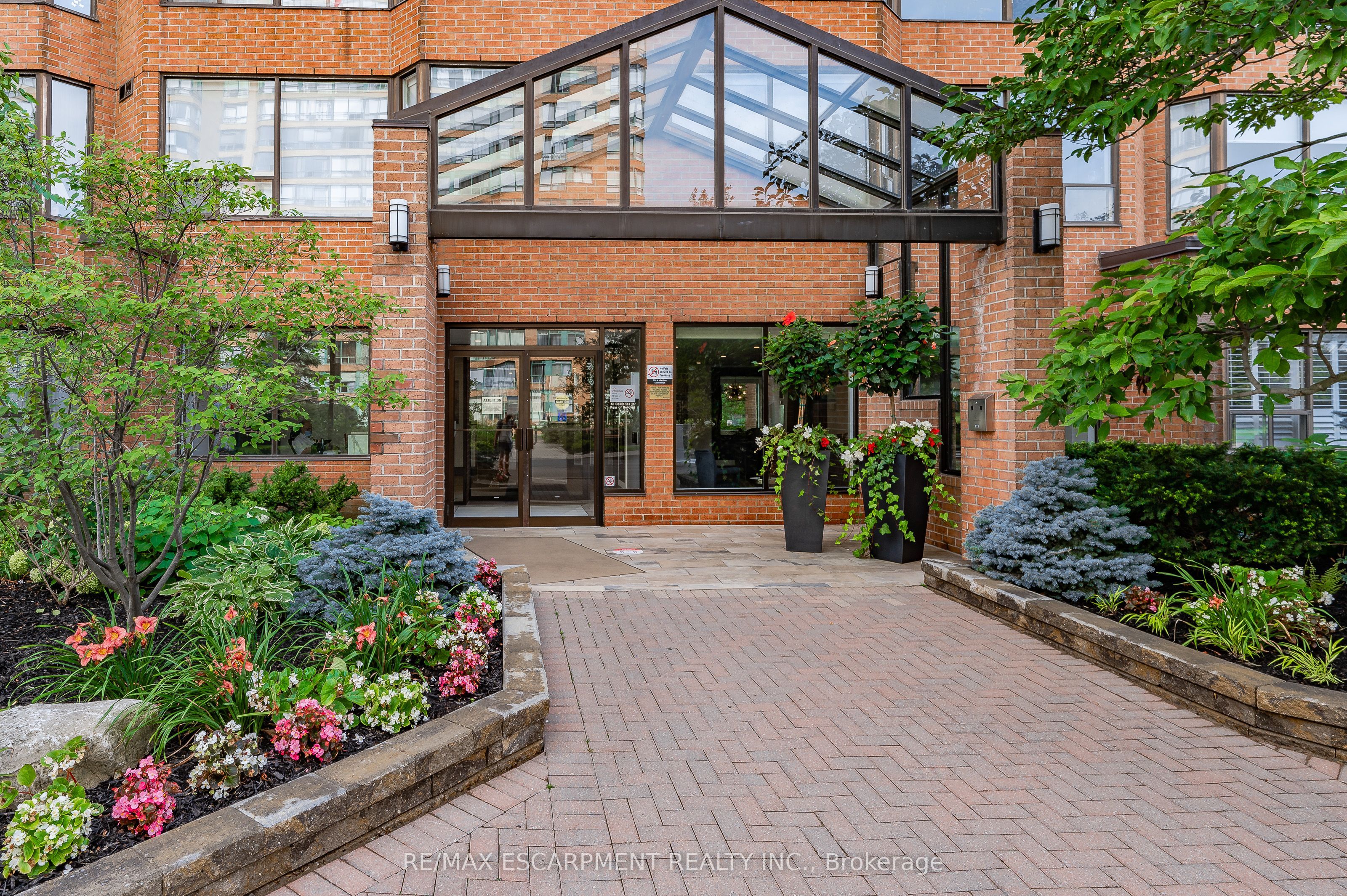 Additional image 2 of 808-1270 Maple Crossing Boulevard, Burlington, ON, L7S 2J3