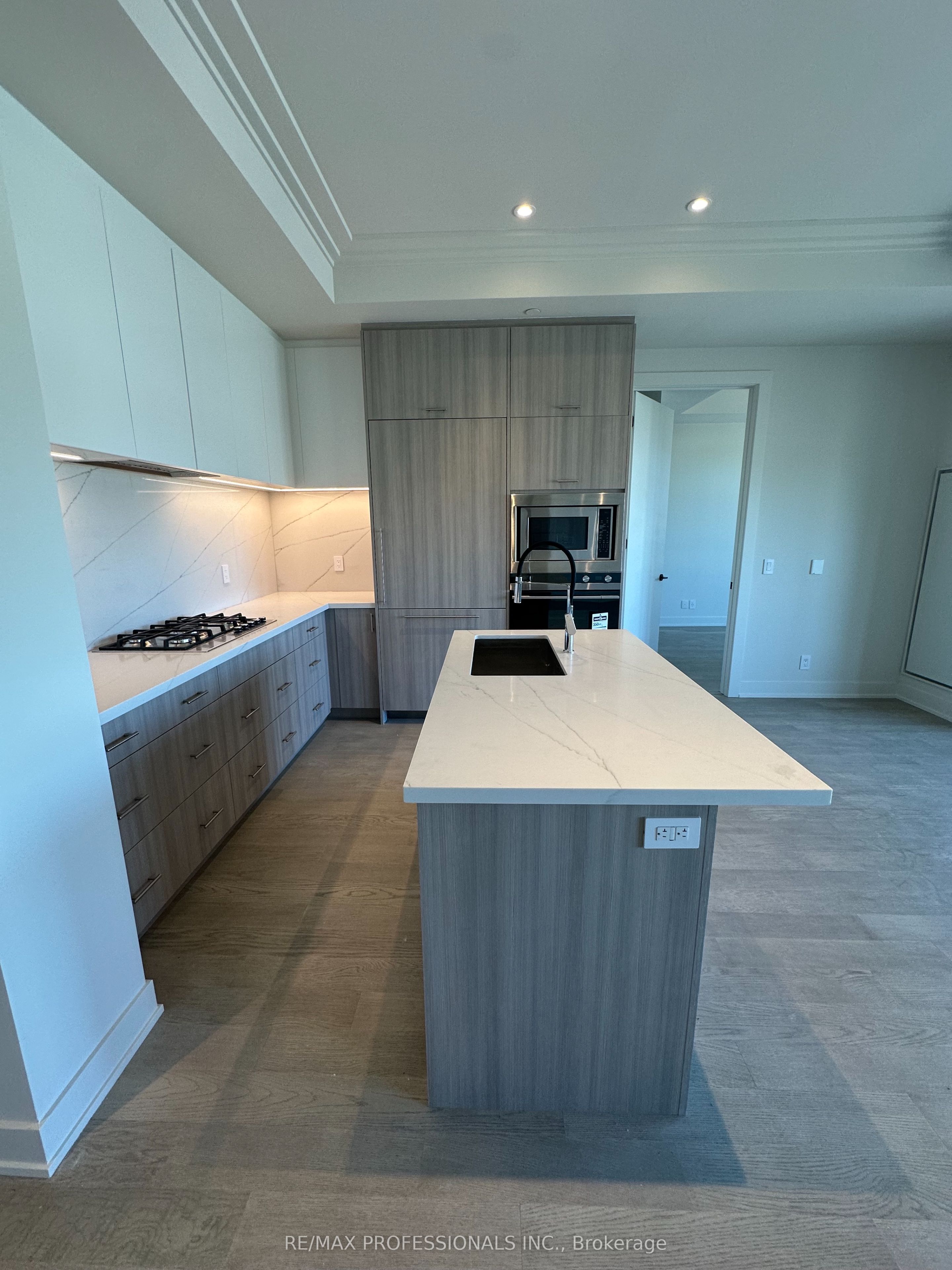 Additional image 3 of 410-123 Maurice Drive, Oakville, ON, L6K 2W6