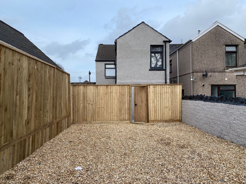 Additional image 14 of 4 bed flat for saleWoodland Road, Neath, Neath Port Talbot. SA11