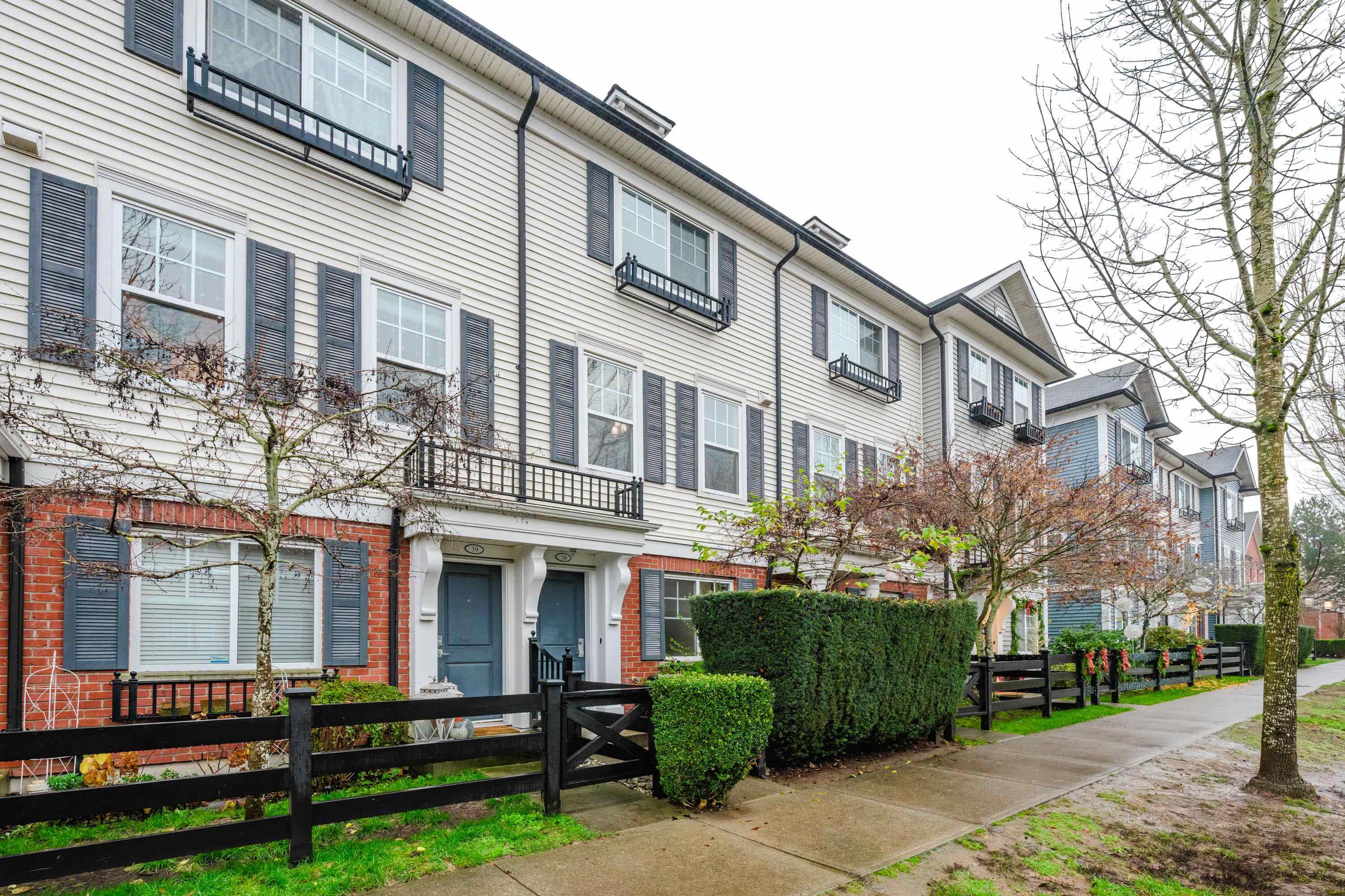 38-18983 72a Avenue, Surrey, BC, V4N 1A5