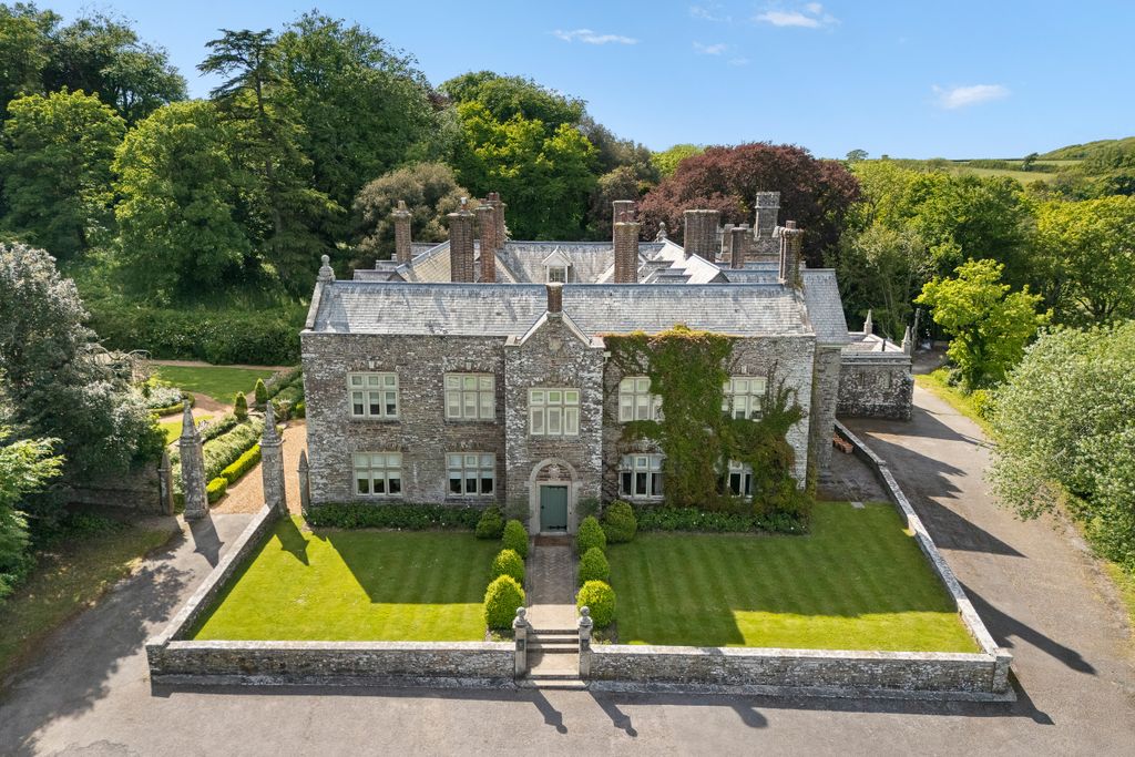 16 bed detached house for saleAdam's Lane, Down Thomas PL9