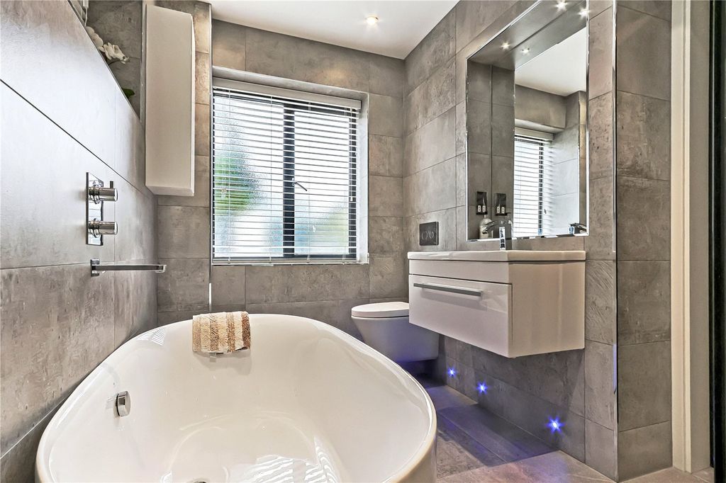 Additional image 13 of 3 bed flat for salePanorama Road, Poole, Dorset BH13