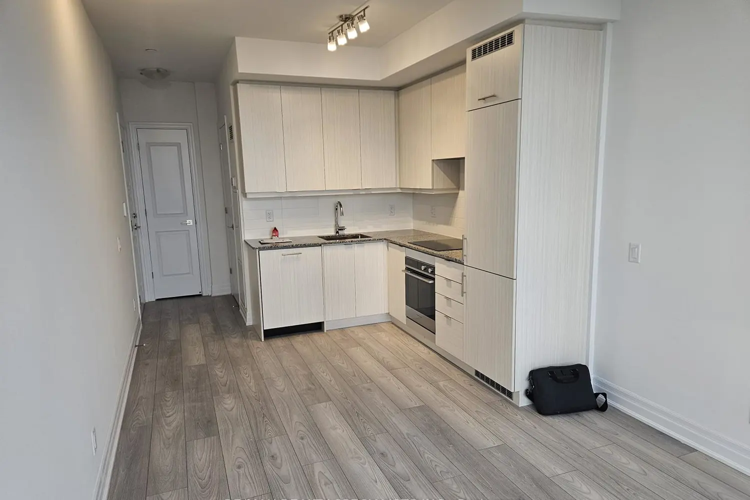 36 Elm Drive 3605 photo 2