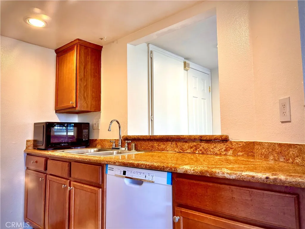 Additional image 13 of 1110 W Blaine St Unit 102, Riverside, CA 92507