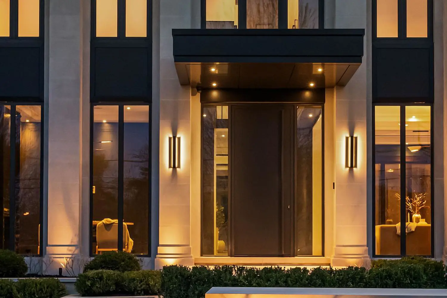 90 Arjay Crescent